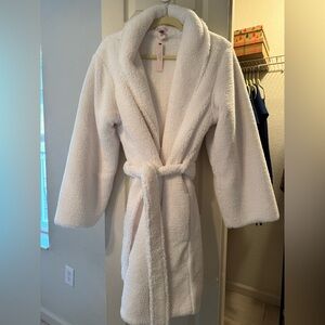 NWT Victoria’s Secret Plush Robe
